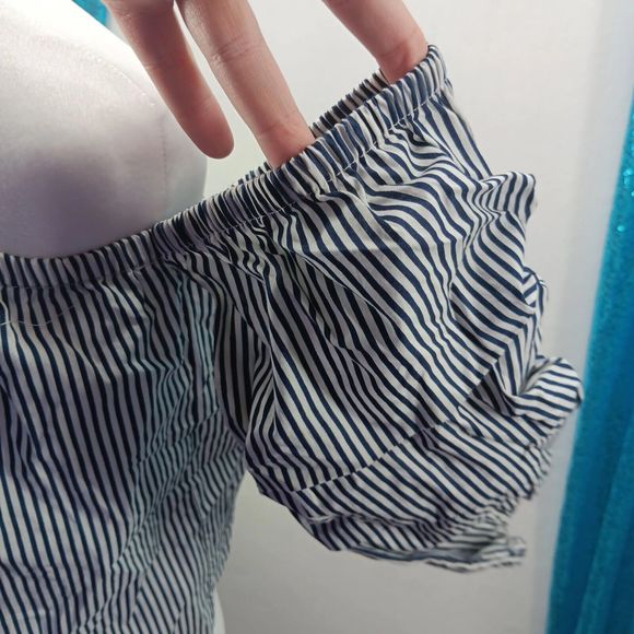 NWT Max Studio Off The Shoulder Pufg Sleeves Blouse SZ XS $88 MSRP Navy Stripes - Picture 6 of 9